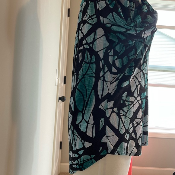 Dana Buchman M 3/4 sleeve top. Lightly worn, perfect for back to office. - Picture 2 of 4